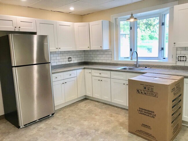 12 Silver St-Unit -First Floor in Middletown, CT - Building Photo - Building Photo