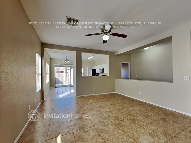 2352 E Hazeltine Way, Unit 7 in Chandler, AZ - Foto de edificio - Building Photo