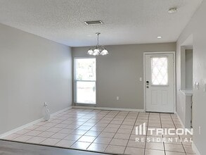6469 Bikini Rd in Sarasota, FL - Building Photo - Building Photo