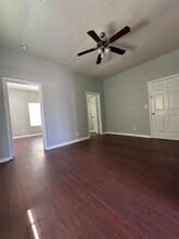 910 37th St in Galveston, TX - Foto de edificio - Building Photo