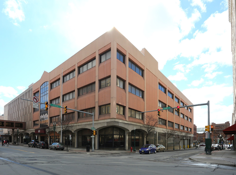 400 S Salina St in Syracuse, NY - Building Photo