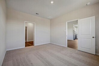 10419 Red Cardinal Dr in Cleveland, TX - Building Photo - Building Photo