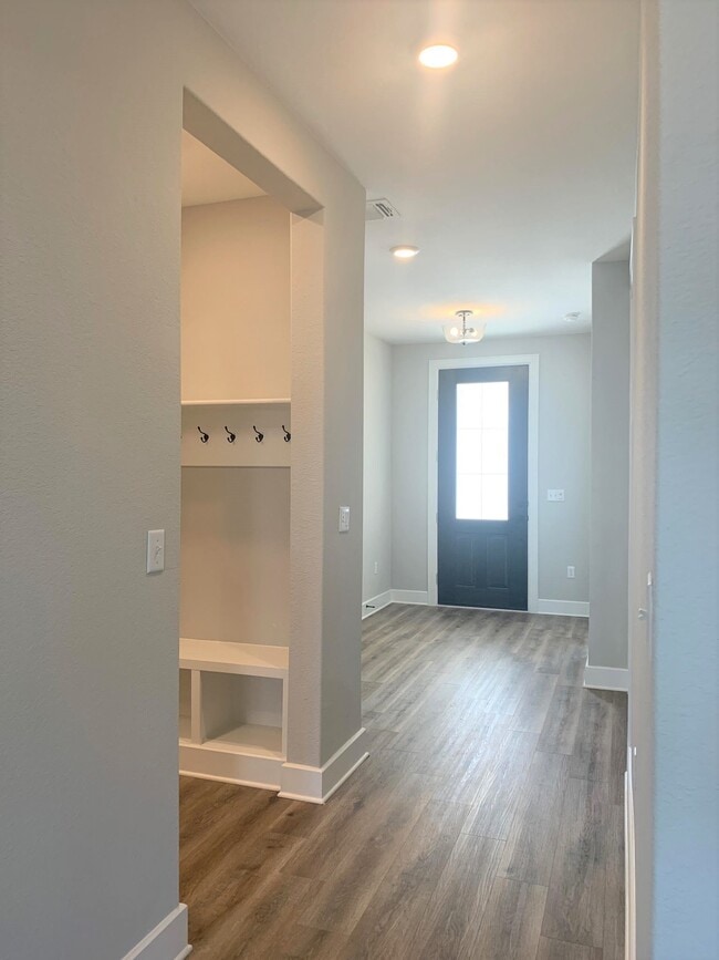 8905 Centurion Path in Austin, TX - Building Photo - Building Photo