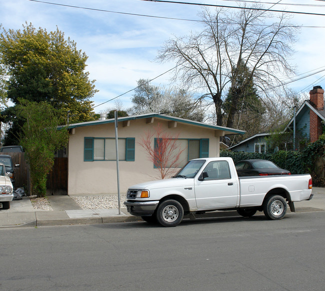 1384-1386  1388 Slater St in Santa Rosa, CA - Building Photo - Building Photo