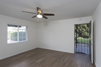1461 Missouri St-Unit -Unit 1 in San Diego, CA - Building Photo - Building Photo