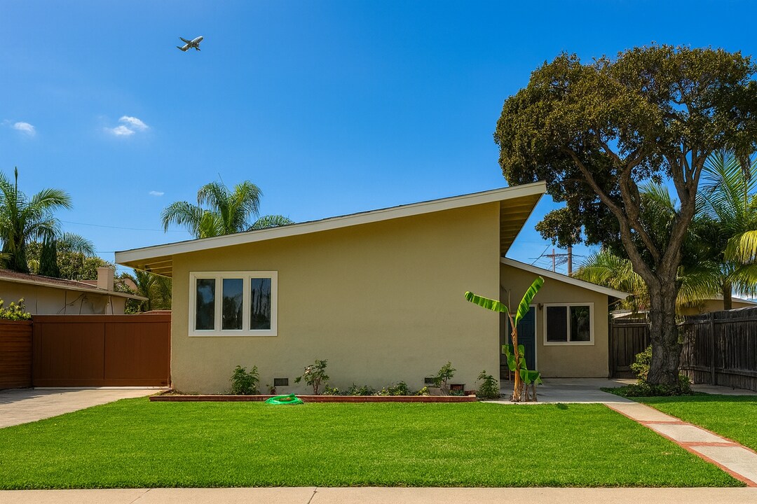 3645 Woodruff Ave in Long Beach, CA - Building Photo