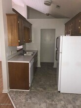 1213 E Fire Tower Rd-Unit -N in Greenville, NC - Foto de edificio - Building Photo