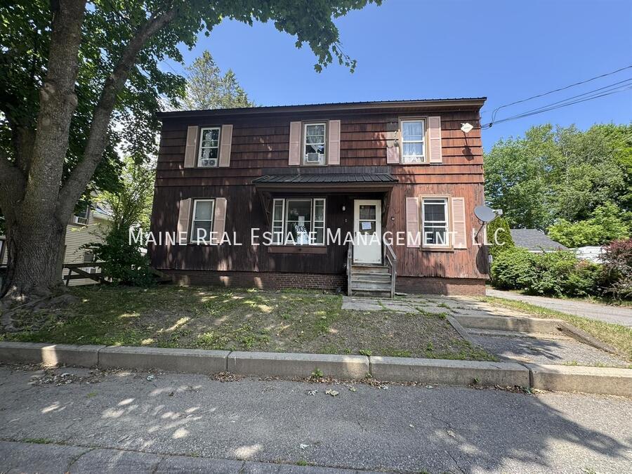 1 Bellevue St in Winslow, ME - Building Photo