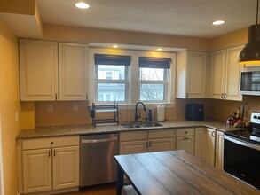 157 Mauran Ave in East Providence, RI - Building Photo - Building Photo