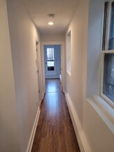 214 Hanover St, Unit 2 in Boston, MA - Foto de edificio - Building Photo