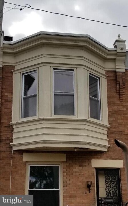 2714 W Albert St in Philadelphia, PA - Foto de edificio