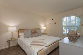 Retreat at Copper Creek in Greensboro, NC - Building Photo - Interior Photo