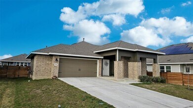 230 Gresham in Kyle, TX - Building Photo - Building Photo