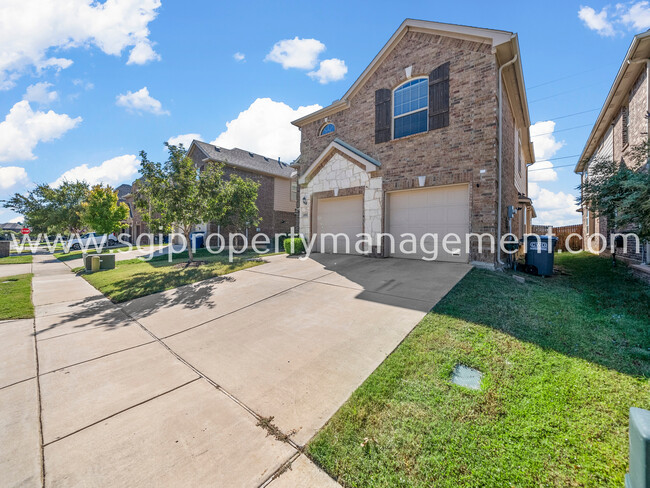 14012 Blueberry Hill Dr in Little Elm, TX - Foto de edificio - Building Photo