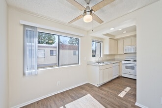 Brookside Park Apartments in Redlands, CA - Building Photo - Interior Photo