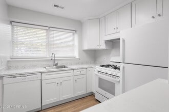 30 Winged Foot Ln in Little Egg Harbor Township, NJ - Building Photo - Building Photo