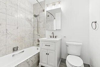 99 Battery Pl in New York, NY - Building Photo - Building Photo