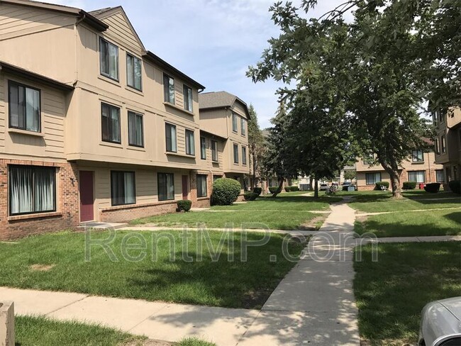 property at 1825 S Crawford Rd