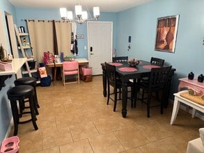 216 Glenview Blvd, Unit 102 in Daytona Beach, FL - Foto de edificio - Building Photo