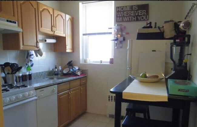 104 Warren St, Unit 23 in Boston, MA - Building Photo - Building Photo