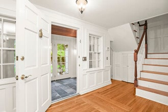 112 Hillspoint Rd in Westport, CT - Building Photo - Building Photo