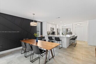 4448 NW 98th Ave in Doral, FL - Building Photo - Building Photo