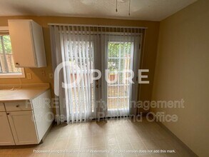 3510 SE Sherry Ln in Milwaukie, OR - Building Photo - Building Photo