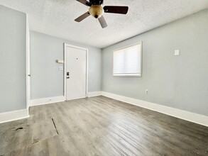 1275 Giles Rd in Muskegon, MI - Building Photo - Building Photo