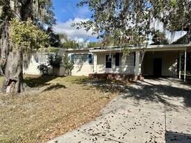 819 W Portage St in Kissimmee, FL - Building Photo