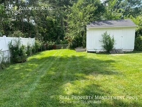 700 E Roanoke Rd in Sterling, VA - Building Photo - Building Photo