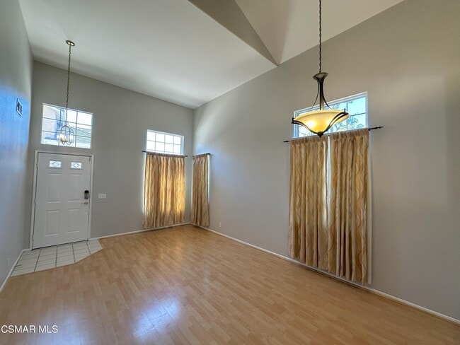 237 Spurwood Ln in Simi Valley, CA - Building Photo - Building Photo