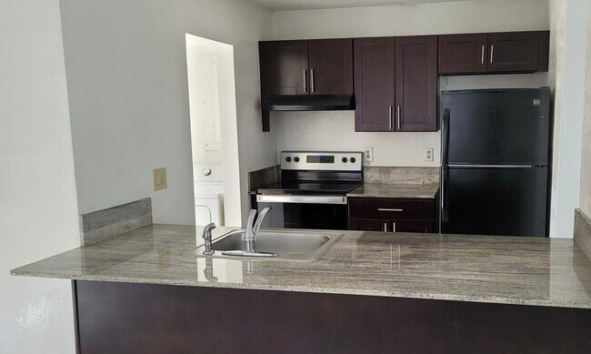 3760 Riverside Dr in Coral Springs, FL - Building Photo - Building Photo