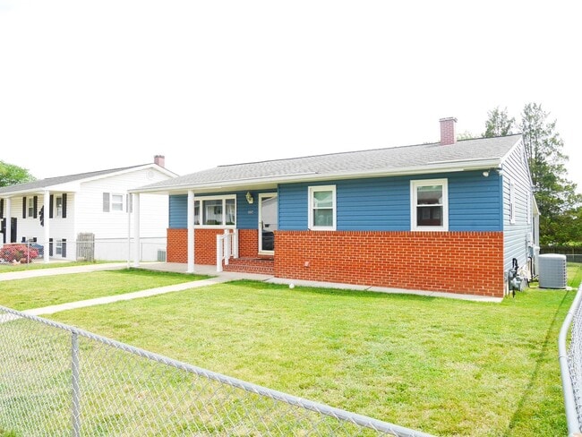 property at 897 Laurie Ln