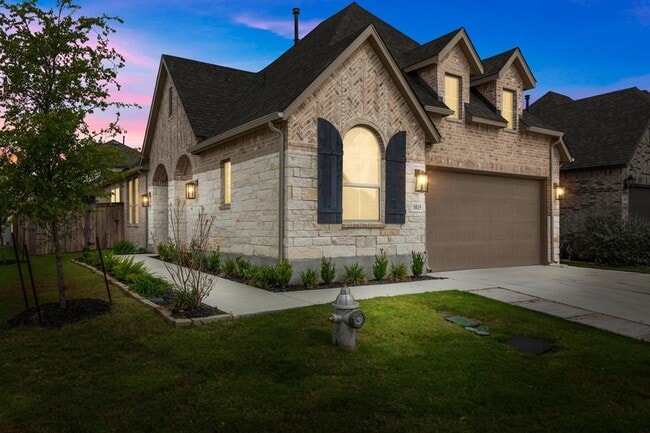 property at 1015 Lime Gruene