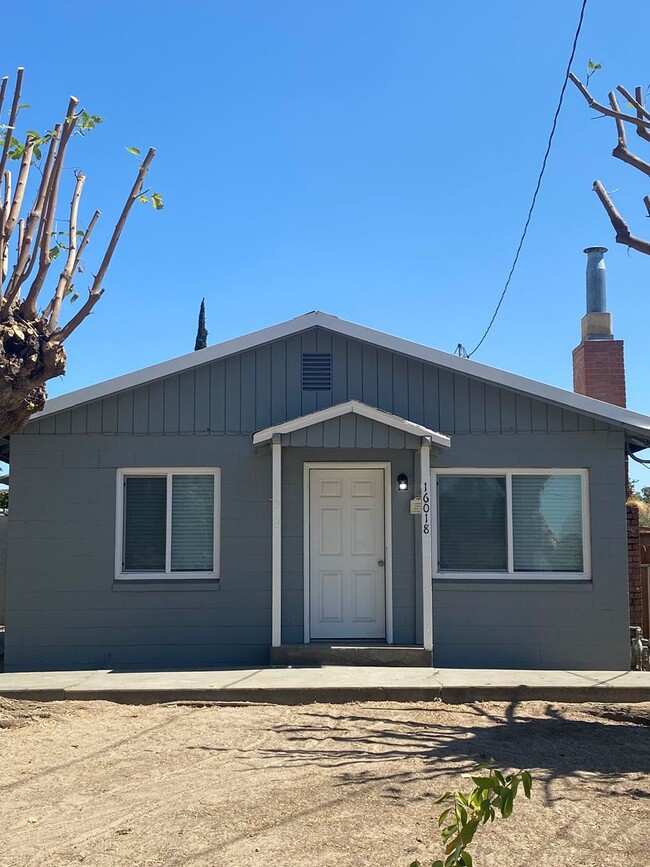 16018 Schendel Ave in Delhi, CA - Building Photo - Building Photo