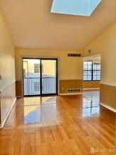 98 Keystone Ct in Edison, NJ - Building Photo - Building Photo