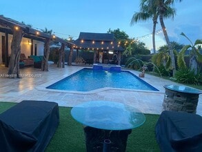 4872 SW 140th Ave in Miami, FL - Building Photo - Building Photo