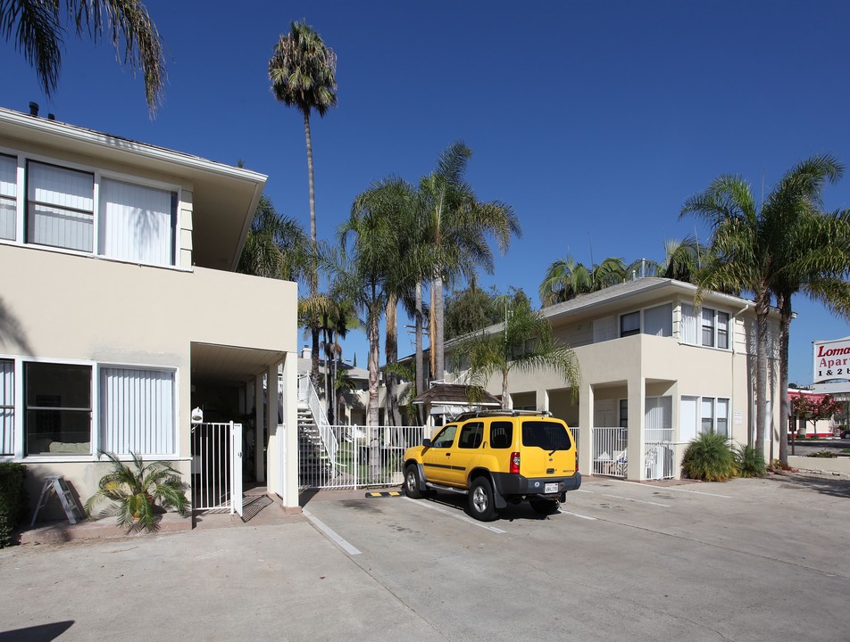 Loma Manor Apartments in San Diego, CA - Building Photo