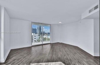 1688 West Ave in Miami Beach, FL - Building Photo - Building Photo