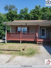 3715 Skyline Dr, Unit C in Knoxville, TN - Foto de edificio - Building Photo