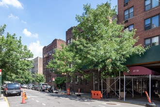 4115 51st St in Woodside, NY - Foto de edificio - Building Photo