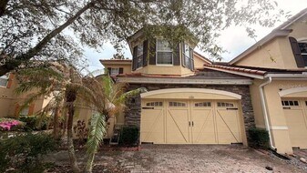 7181 Regina Way in Orlando, FL - Building Photo