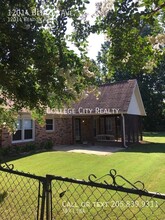 12014 Benton Ave in Northport, AL - Foto de edificio - Building Photo