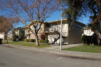 2355 Sutter Ave in Santa Clara, CA - Building Photo - Building Photo