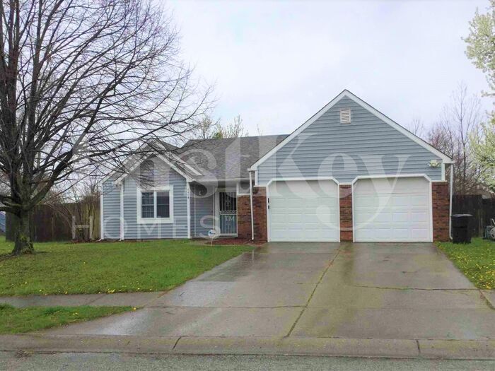4404 Caledonia Way in Indianapolis, IN - Building Photo