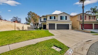 2515 Quiet Meadow Cir in Corona, CA - Building Photo