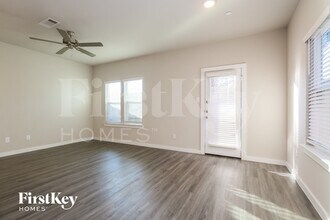 434 S Centro Cir in Shenandoah, TX - Building Photo - Building Photo