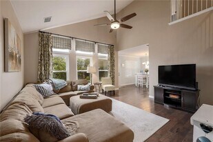 7908 Portland Trail in Austin, TX - Building Photo