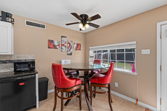 3384 P Ave in Plano, TX - Building Photo - Building Photo