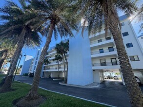 15010 Punta Rassa Rd in Ft. Myers, FL - Foto de edificio - Building Photo